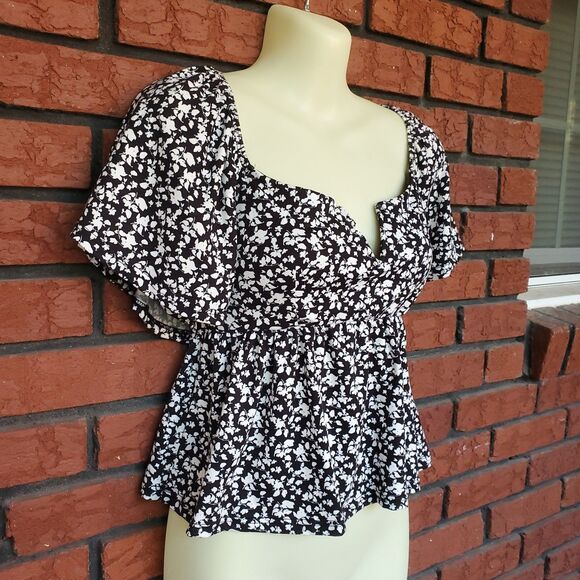 Ditsy Floral Top Size S Black White Flutter Sleeve Tie Back Empire Waist Cottage - Picture 2 of 14
